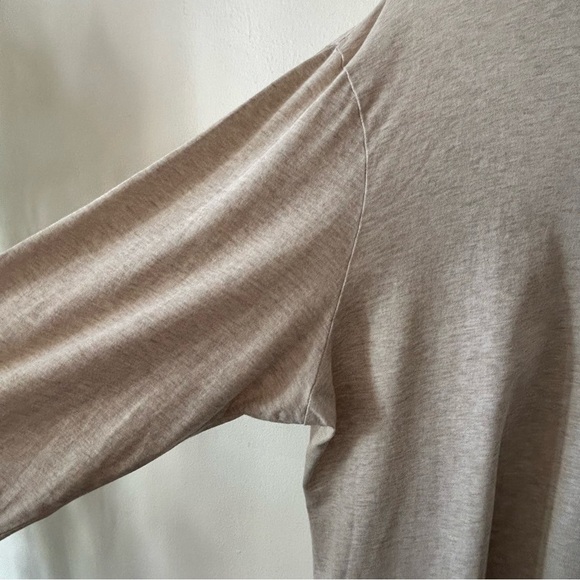 Banana Republic Fitted Crew Oatmeal Long Sleeve Tee - Large - Picture 7 of 8